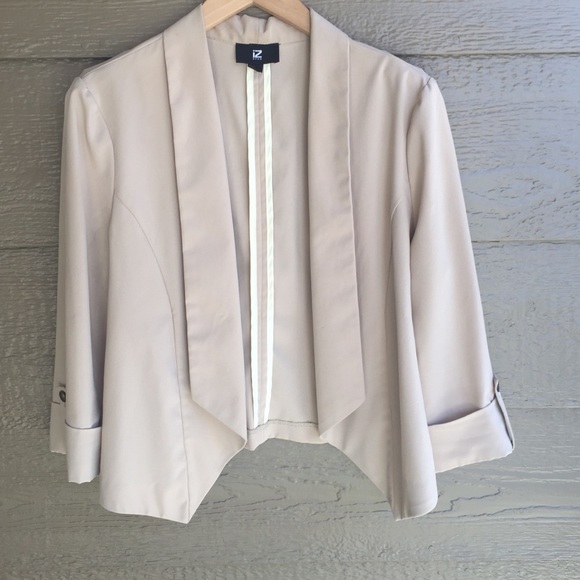 Iz Byer Jackets & Blazers - IZ Byer tan Open Swingy Blazer